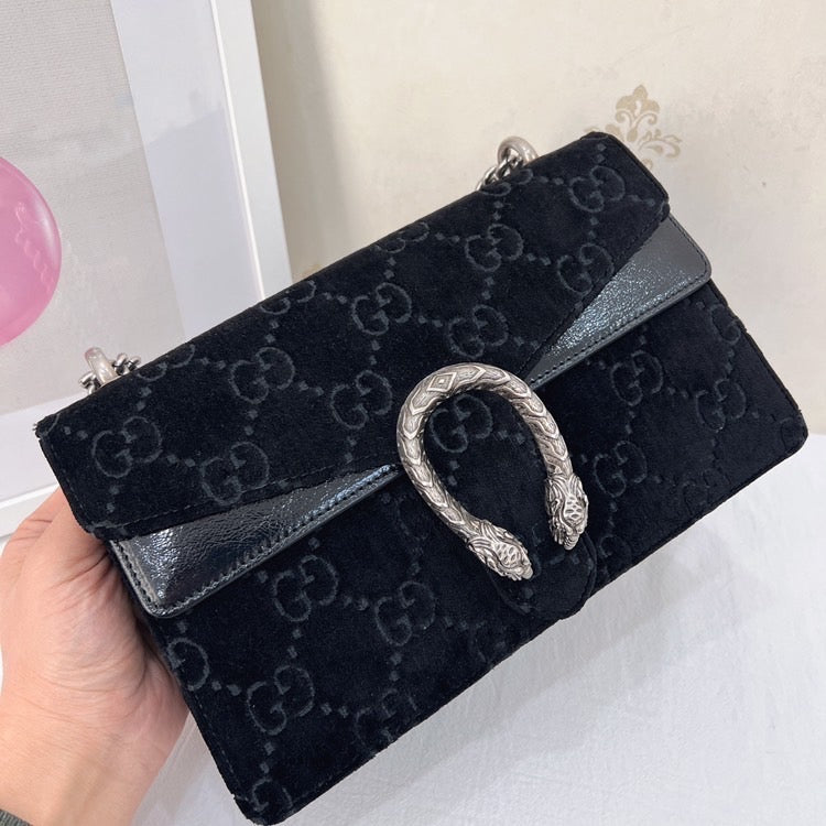 Pre-owned Gucci Dionysus Medium Back Velvet with Crystal Clasp, w/ dust bag