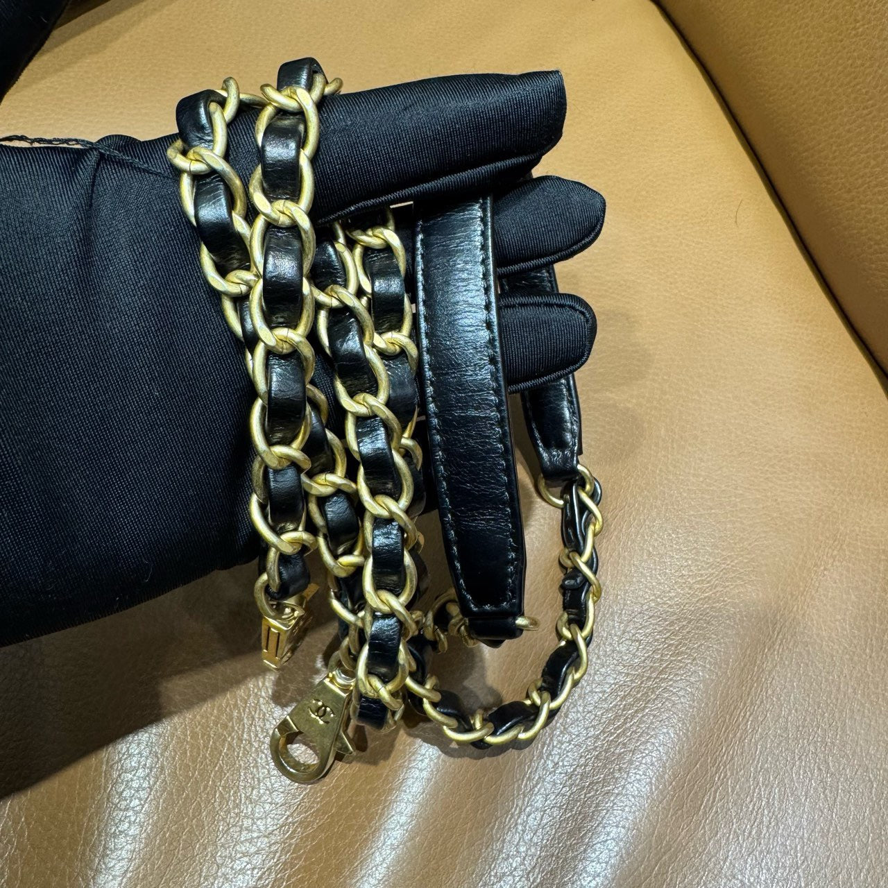 Pre-owned Chanel Coco Handle Medium Black Chevron Quilted Shiny Calfskin with Natural Lizard Top Handle Golden Hardware, 2018, w/ full set