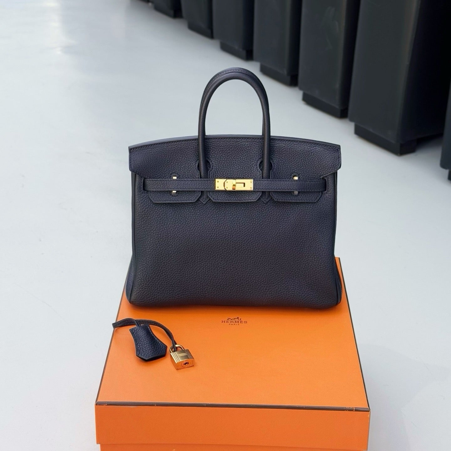 Pre-owned Certified Hermes Birkin 25 in Caban 3Y Togo Leather with Rose Golden Hardware, 2023, w/ Full Set with tags